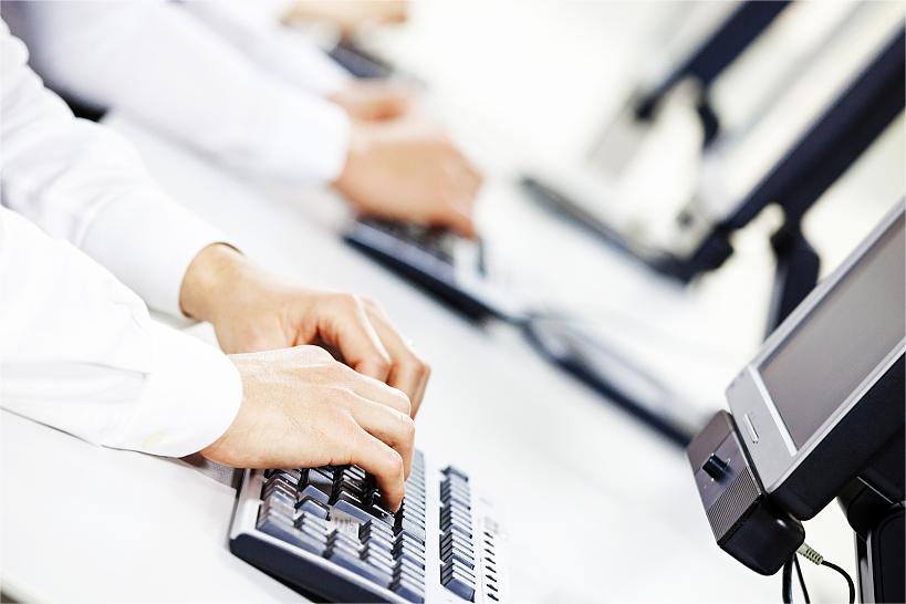 商家自聘的淘寶客服和外包客服的差別是什么？